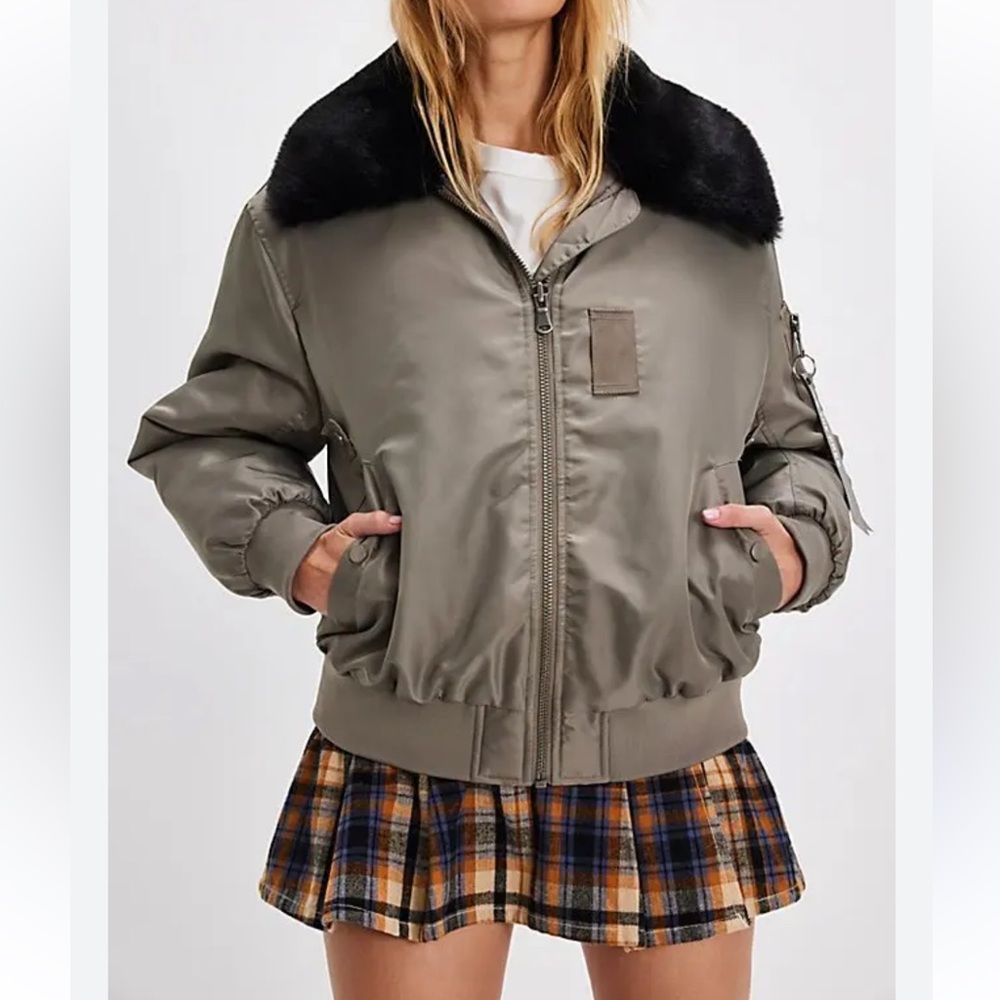 NWOT Free People  Aviator Bomber Jacket with Black Collar women’s size L